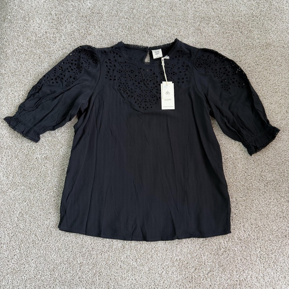 Good Hart Blouse Womens Medium Black Eyelet Lace Puff Sleeve 3/4 Sleeve Top